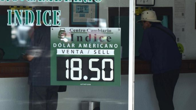 Peso arranca con ligera ganancia, tras datos en Estados Unidos y aranceles de México