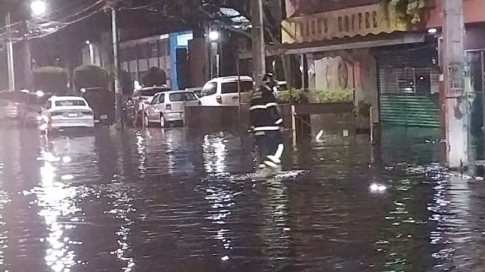 Estragos en cuatro alcaldías de CDMX por las lluvias en noche y madrugada