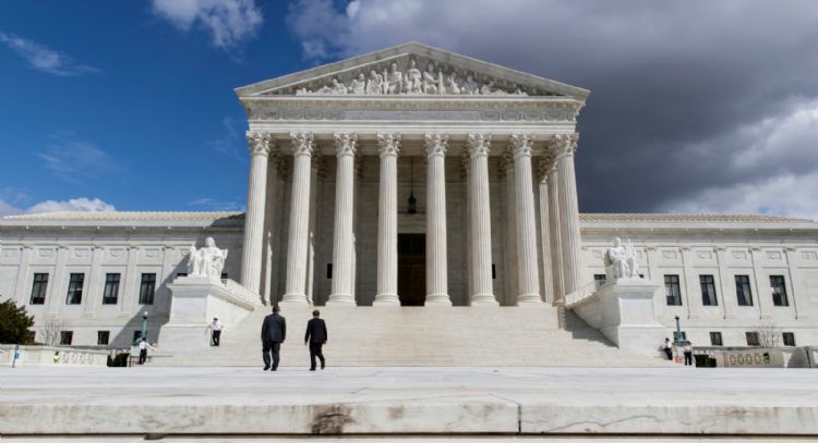 Corte Suprema evaluará rápidamente si Trump tiene potestad para imponer aranceles generalizados