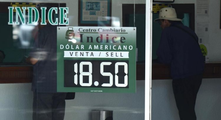 Peso arranca con ligera ganancia, tras datos en Estados Unidos y aranceles de México