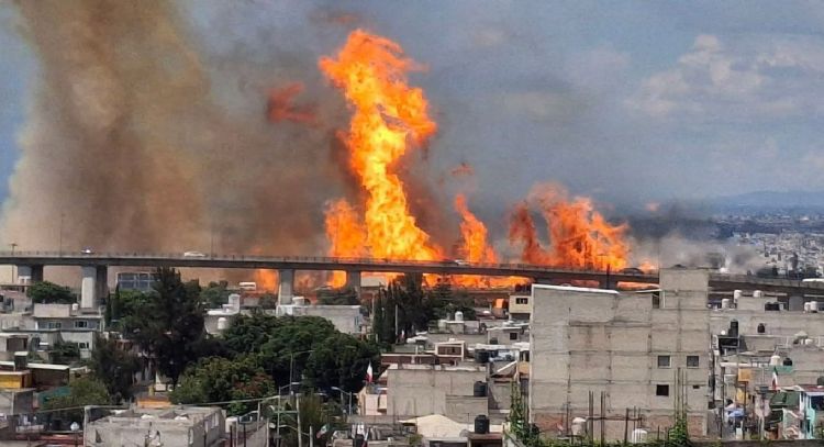 Explotan pipas de gas en el puente La Concordia de Iztapalapa (Videos)