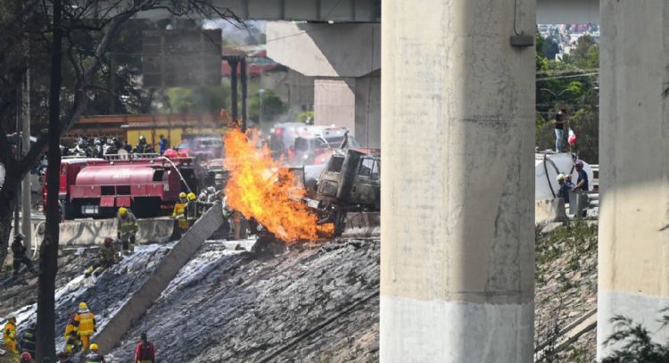 Muere conductor de microbús alcanzado por la explosión de pipa en Iztapalapa