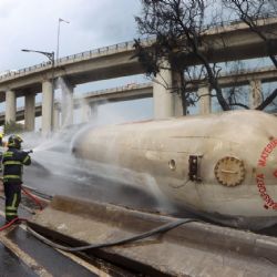 Pipa de gas explotó tras volcar por circular a exceso de velocidad, asegura la Fiscalía de la CDMX