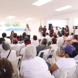 Atiende Américo demandas de las mujeres despicadoras en Tampico