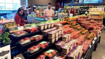 Aumenta 0.4% la tasa de inflación en EU tras aranceles de Trump