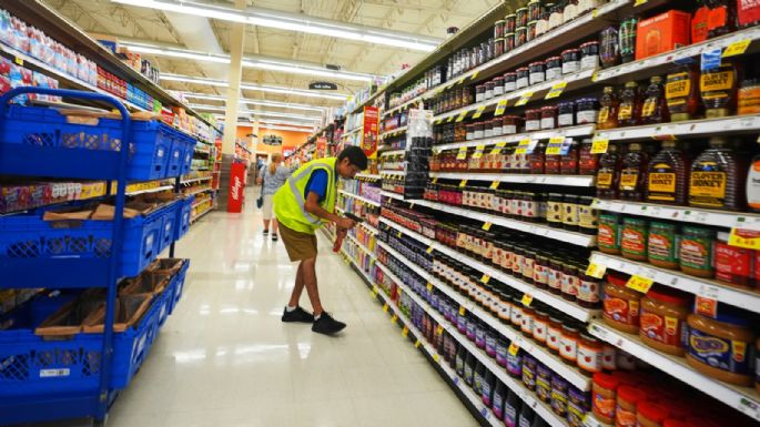 Aumenta 0.4% la tasa de inflación en EU tras aranceles de Trump