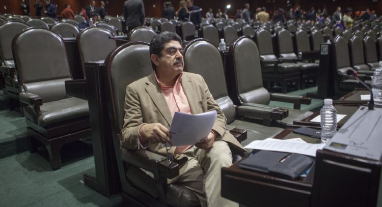 El diputado Manuel Espino sufrió derrame cerebral y está en terapia intensiva