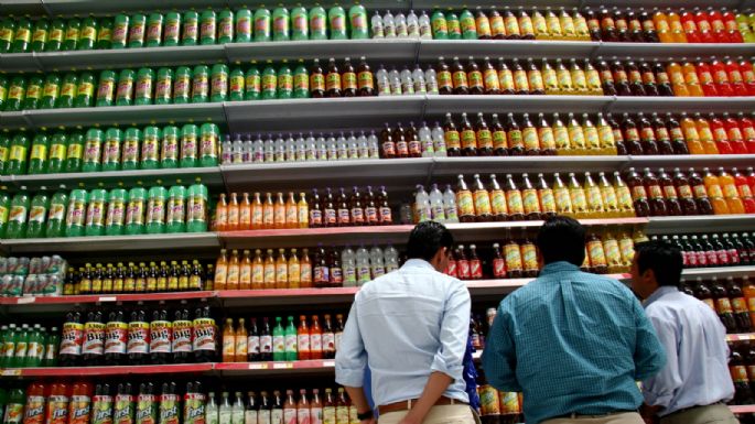 Gravamen a bebidas saborizadas genera dudas sobre impacto económico y en salud
