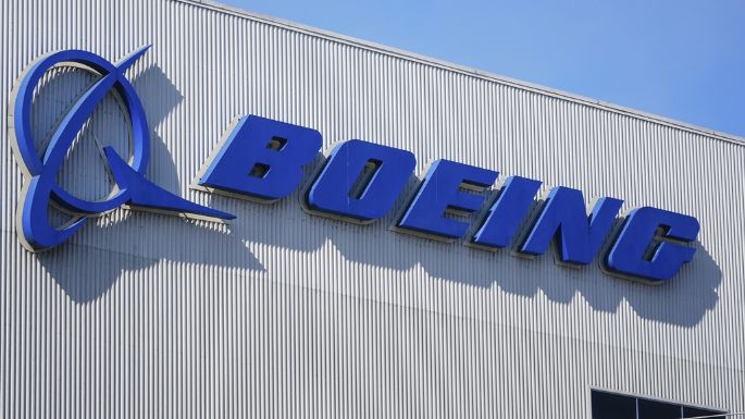 La FAA multaría hasta con 3.1 millones de dólares a Boeing por fallas de seguridad