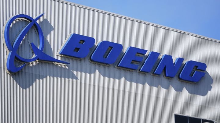 La FAA multaría hasta con 3.1 millones de dólares a Boeing por fallas de seguridad