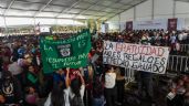 Foto ilustrativa de la nota titulada: Estudiantes de la UAEM protestan durante la visita de Sheinbaum al Edomex