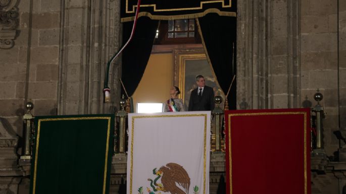 “Vivan las heroínas anónimas”: Sheinbaum dedica el Grito a mujeres, indígenas y migrantes (Video)