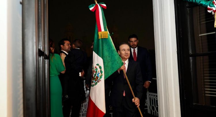 Gobernador Durazo encabeza ceremonia de 215 Aniversario del Grito de Independencia