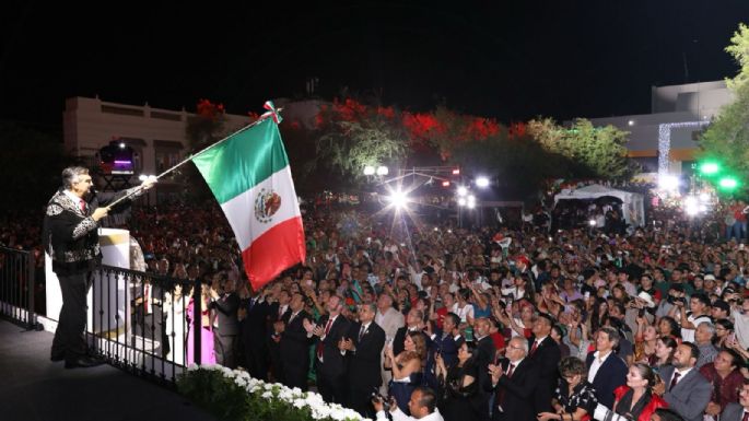 Da Américo Villarreal Grito de Independencia junto a miles de familias tamaulipecas