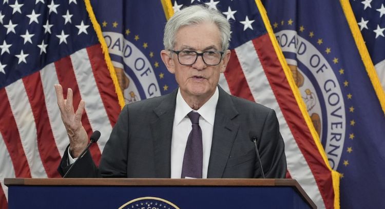 Reserva Federal de EU anuncia recorte de 0.25% a las tasas de interés