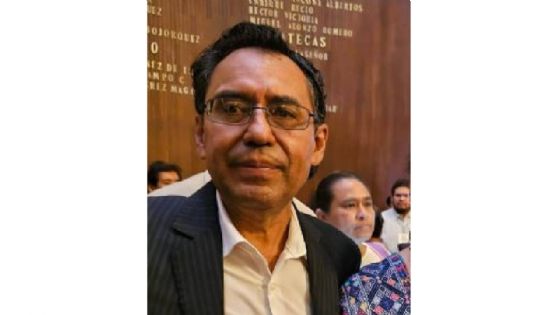 Policías le aseguran tres vehículos a comunicador de Cadereyta; denuncia que es "forma de reprimir"