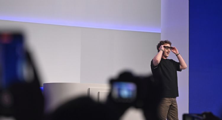 Meta presenta gafas con IA, pantalla y pulsera neural; este es su precio