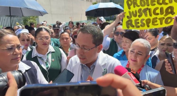 Maestros y personal médico de Culiacán protestan para exigir seguridad