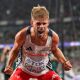 Sorpresivo campeón en el Mundial de atletismo agradece a policía antidopaje por nivelar competencia