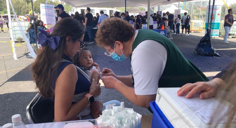 Aplicaron 10 mil vacunas contra el sarampión en macrocentro del Estadio Olímpico Universitario