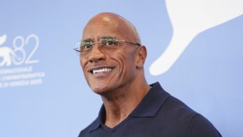 ¿Dwayne Johnson, candidato al Oscar? “The Smashing Machine” genera expectación en Venecia (Video)