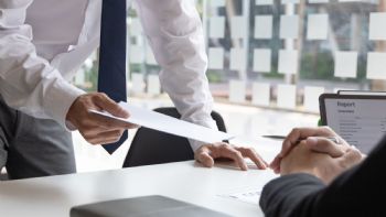 Reuncia silenciosa en México: qué es y cómo detectarla en los centros de trabajo