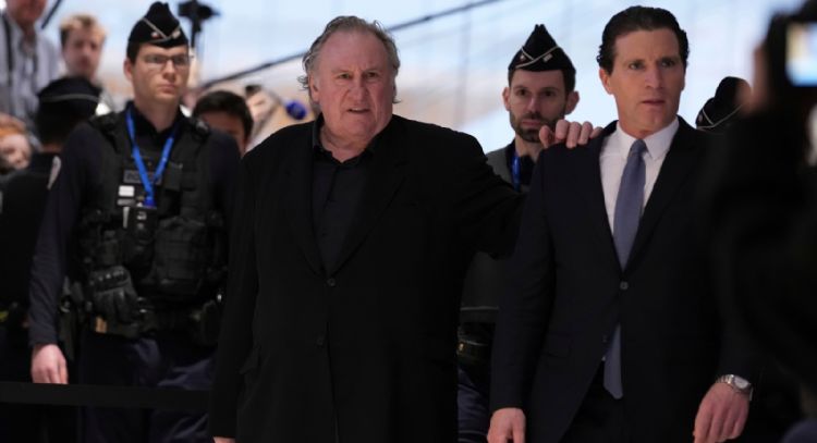 Gérard Depardieu enfrentará juicio en París por acusaciones de violación y agresión sexual