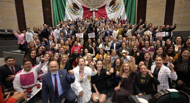 Diputados morenistas felicitan a Sheinbaum por su primer informe de gobierno