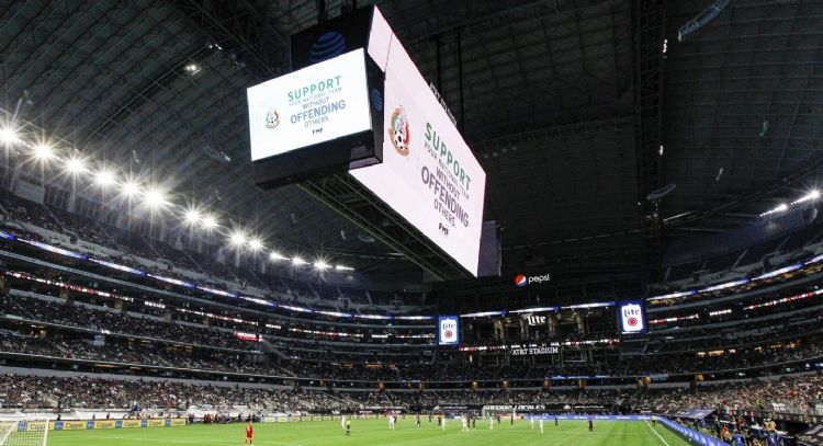 Activistas piden a afición mexicana terminar con cánticos homofóbicos antes del Mundial de 2026