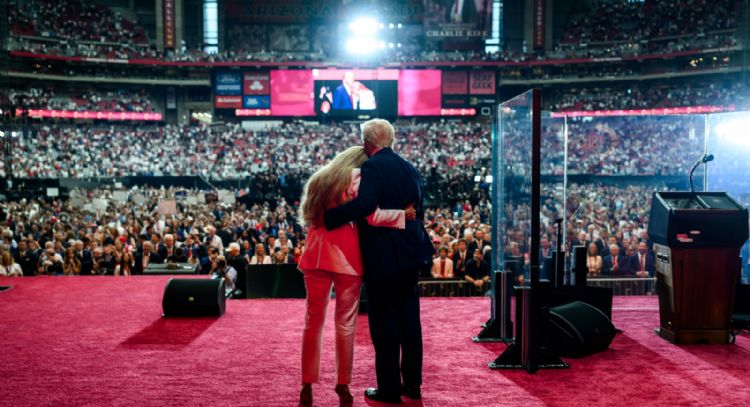 Trump e integrantes del movimiento MAGA rinden homenaje a Charlie Kirk