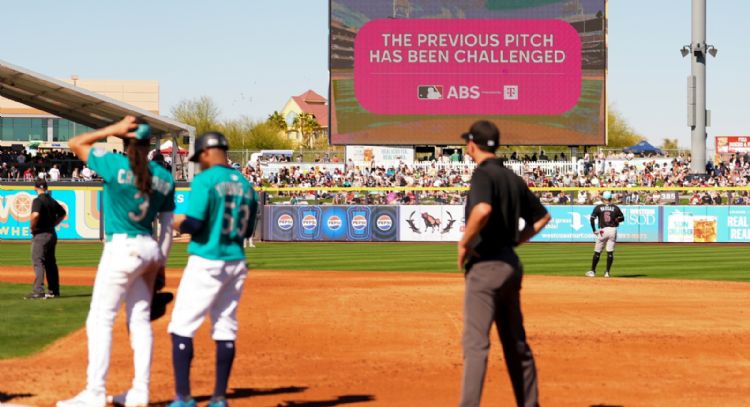 MLB aprueba árbitros robot para 2026 como parte del sistema de desafíos de bolas y strikes