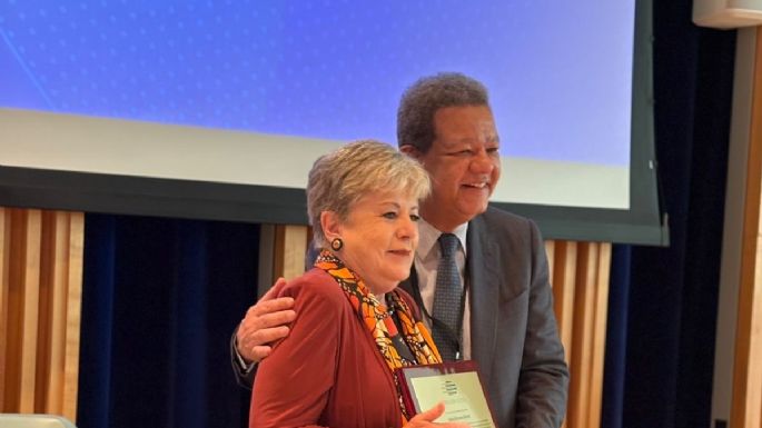 Alicia Bárcena recibe reconocimiento por su trayectoria y contribuciones al desarrollo sostenible