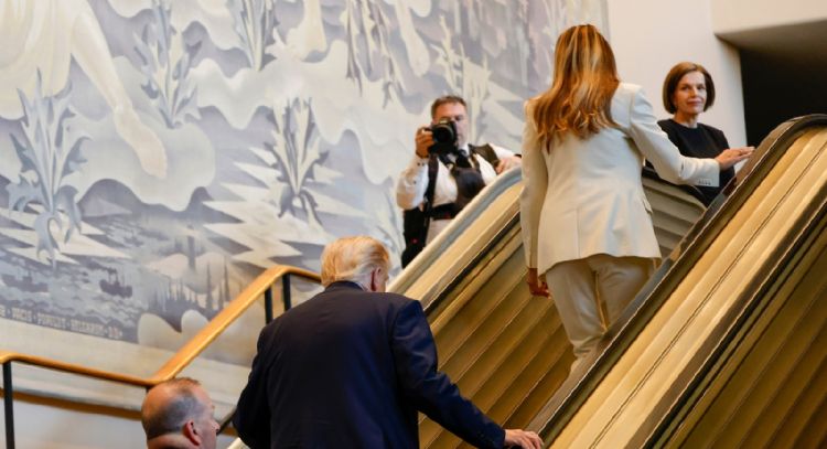 Trump se queja de escalera y teleprompter; la ONU culpa al equipo del presidente (Video)