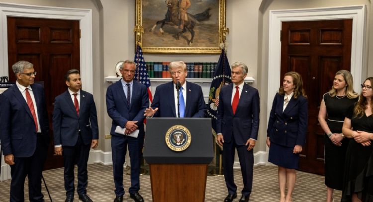 Trump dice a las embarazadas que “aguanten”, otro ejemplo de hombres opinando sobre dolor femenino