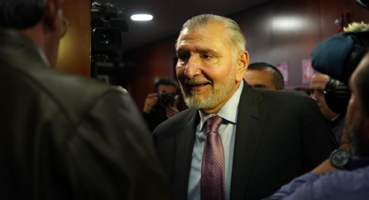 Adán Augusto López cede... en la Ley de Amparo