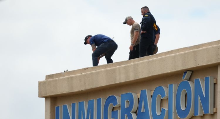 Un detenido murió en el tiroteo en las instalaciones del ICE en Dallas; identifican a sospechoso