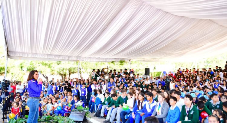 Gobernadora de Aguascalientes manda mensaje a niñas y niños: "los sueños se cumplen"