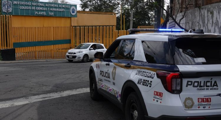 Padres de familia y alumnos marchan de nuevo hacia Rectoría de la UNAM por el asesinato de Jesús