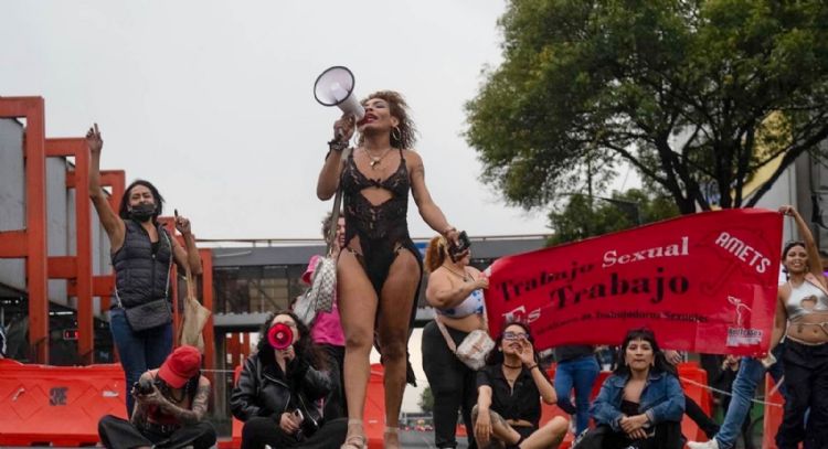 Trabajadoras sexuales vuelven a marchar contra la ciclovía en calzada de Tlalpan