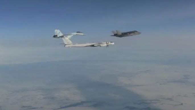 EU intercepta varios aviones militares de Rusia cerca de Alaska