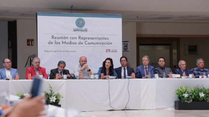 Kenia López Rabadán ofrece limpiar la imagen negativa de la Cámara de Diputados