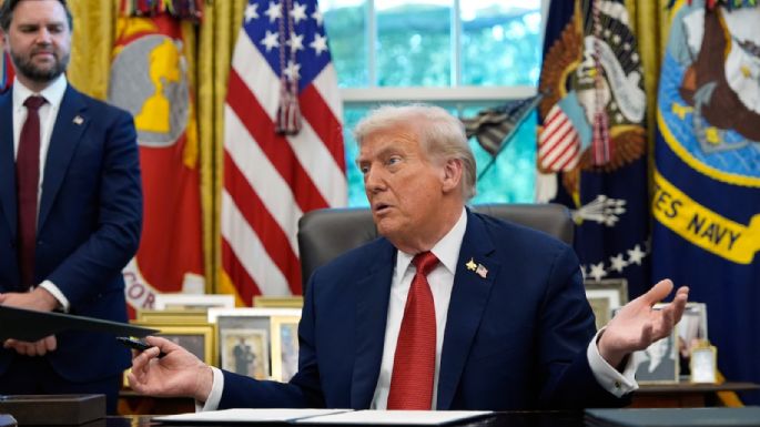 Trump anuncia aranceles de 100% a medicamentos y otras tasas para muebles y camiones pesados