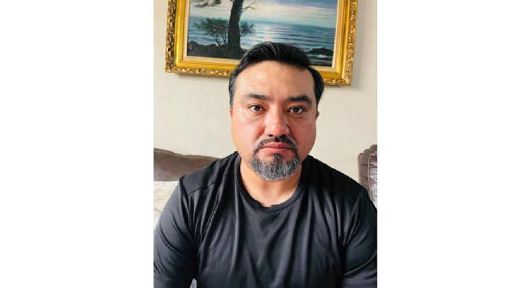 EU confunde a barbero con integrante de red de lavado de dinero; exige retiren su foto de diagrama