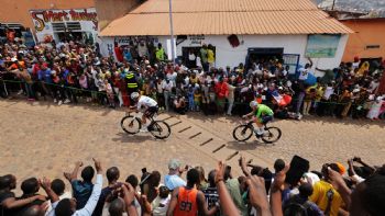 Isaac del Toro dentro del top 10 en el Campeonato Mundial de Ruta UCI 2025 Kigali (Video)