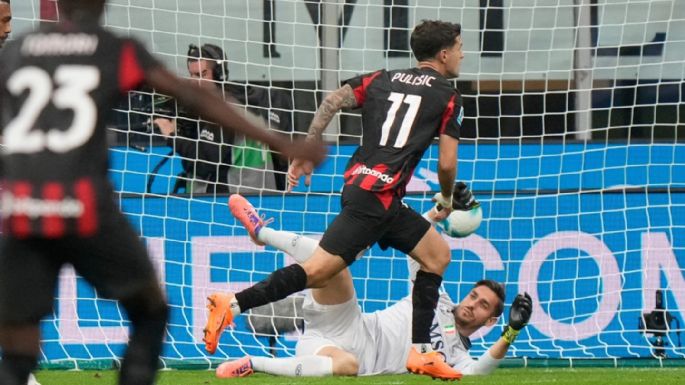 Milan gana 2-1 al Napoli y comparte el liderato de la Serie A con los napolitanos y la Roma
