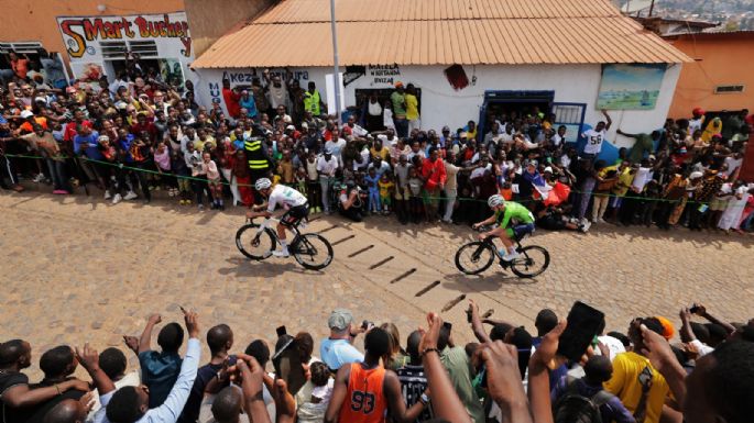 Isaac del Toro dentro del top 10 en el Campeonato Mundial de Ruta UCI 2025 Kigali (Video)