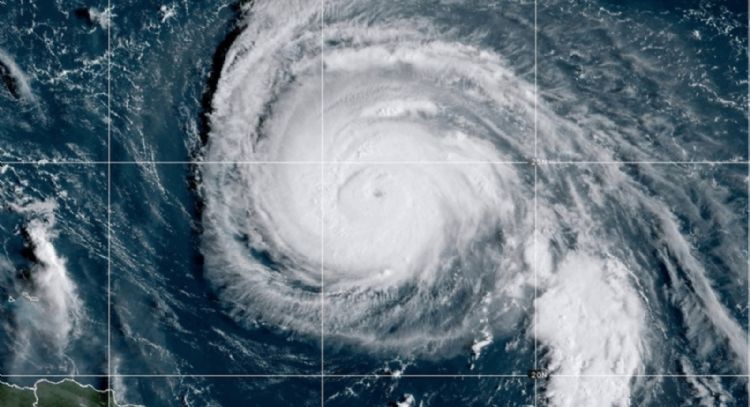 EU se prepara para tormenta que golpeará costa este como huracán Imelda en los próximos días