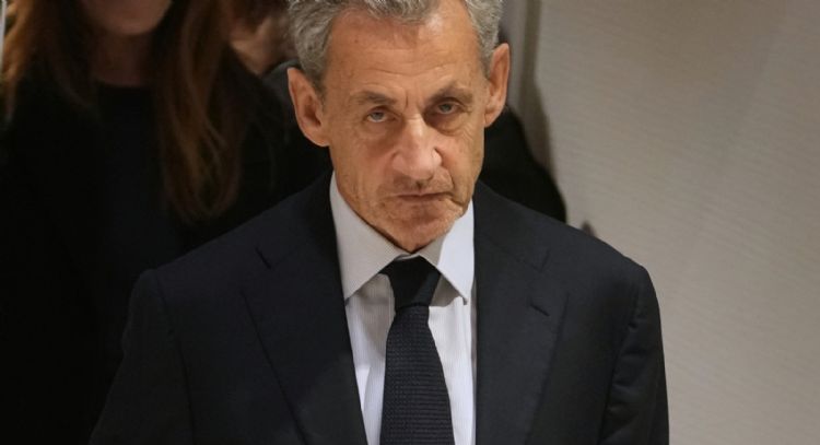 Macron critica las "inaceptables" amenazas de muerte recibidas por jueces tras la condena a Sarkozy