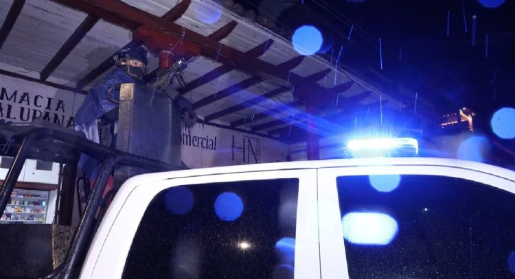 Ola violenta en Michoacán: dos muertos, un desaparecido, avionetas destruidas, autos incendiados...