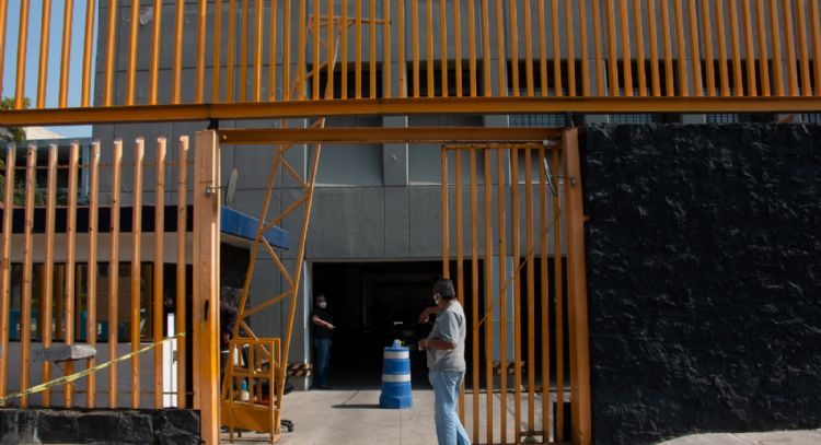 Falsa amenaza de bomba en la Prepa 8 provoca la evacuación de alumnos